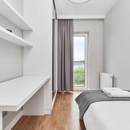 Futuria Maslicka With Free Garage By Renters Вроцлав