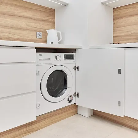 Futuria Maslicka With Free Garage By Renters Апартаменты *