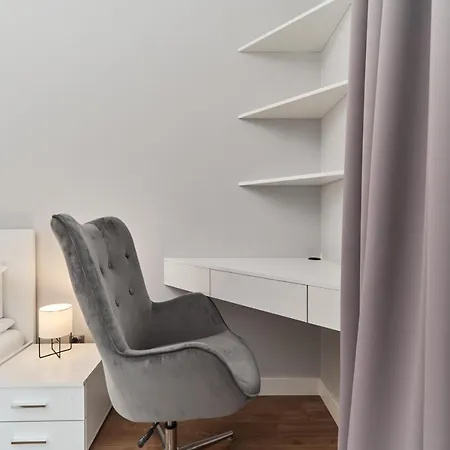 Lägenhet Futuria Maslicka With Free Garage By Renters Wrocław