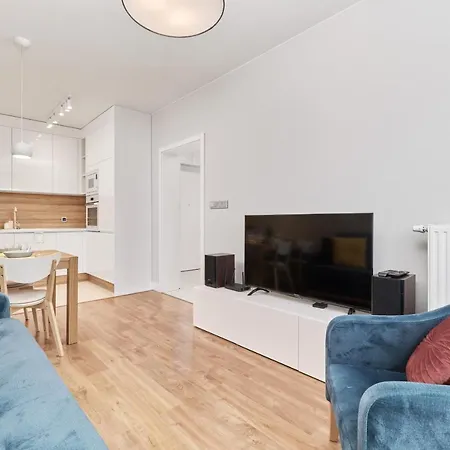 Apartment Futuria Maslicka With Free Garage By Renters *